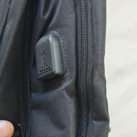 Monsdle Black Travel Laptop Backpack with USB Charging Port - 16" tall New - Picture 6 of 13